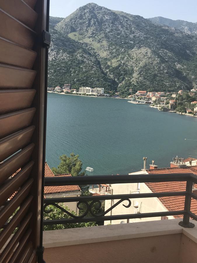 Apartments Sneza Risan Exterior foto